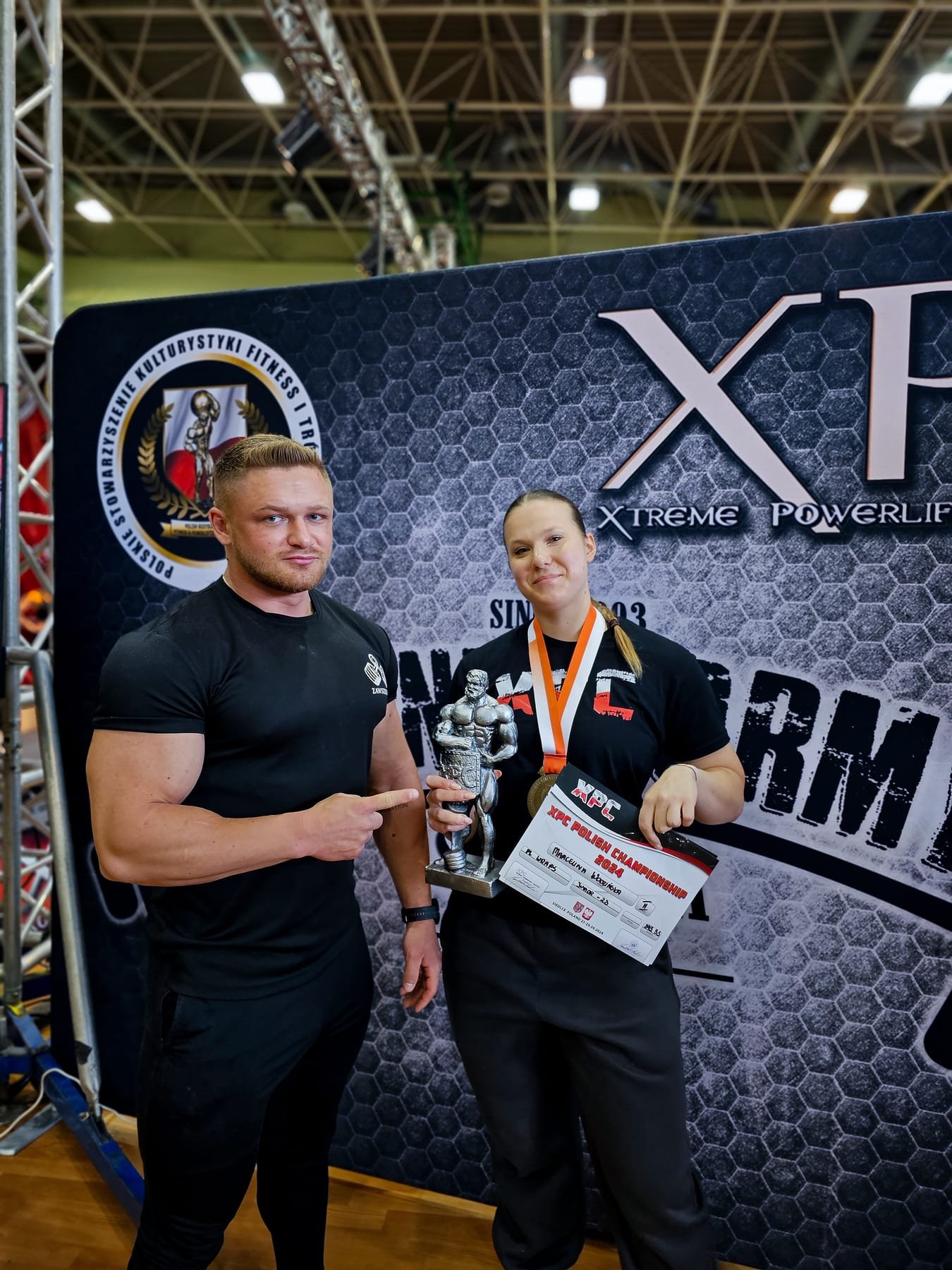 Damian Szal z podopieczną na zawodach XPC